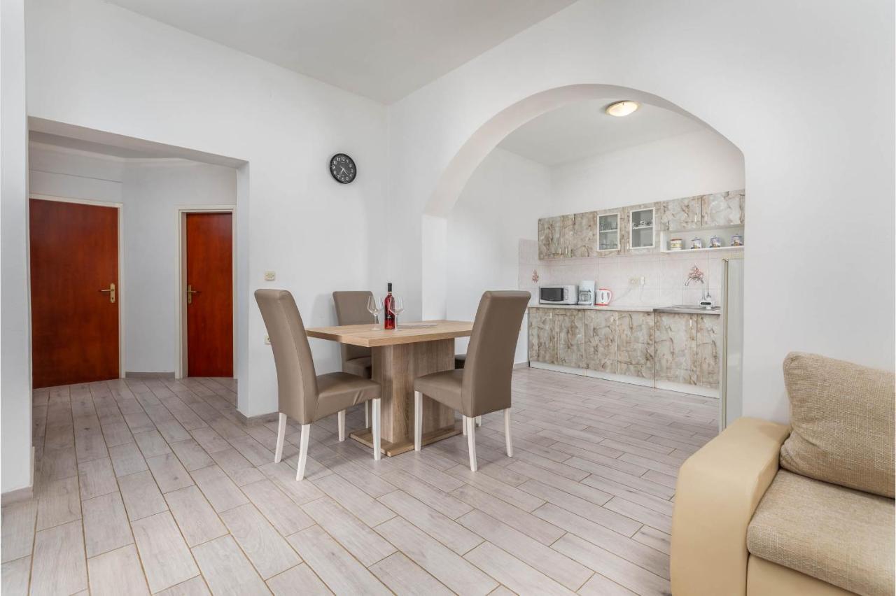 Apartman Mauro Pula Exterior photo