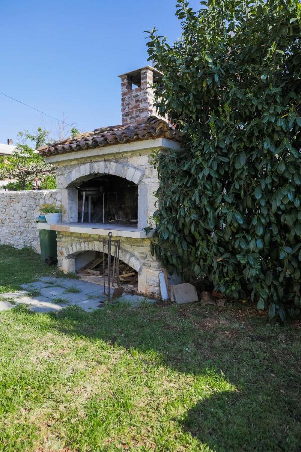Apartman Mauro Pula Exterior photo