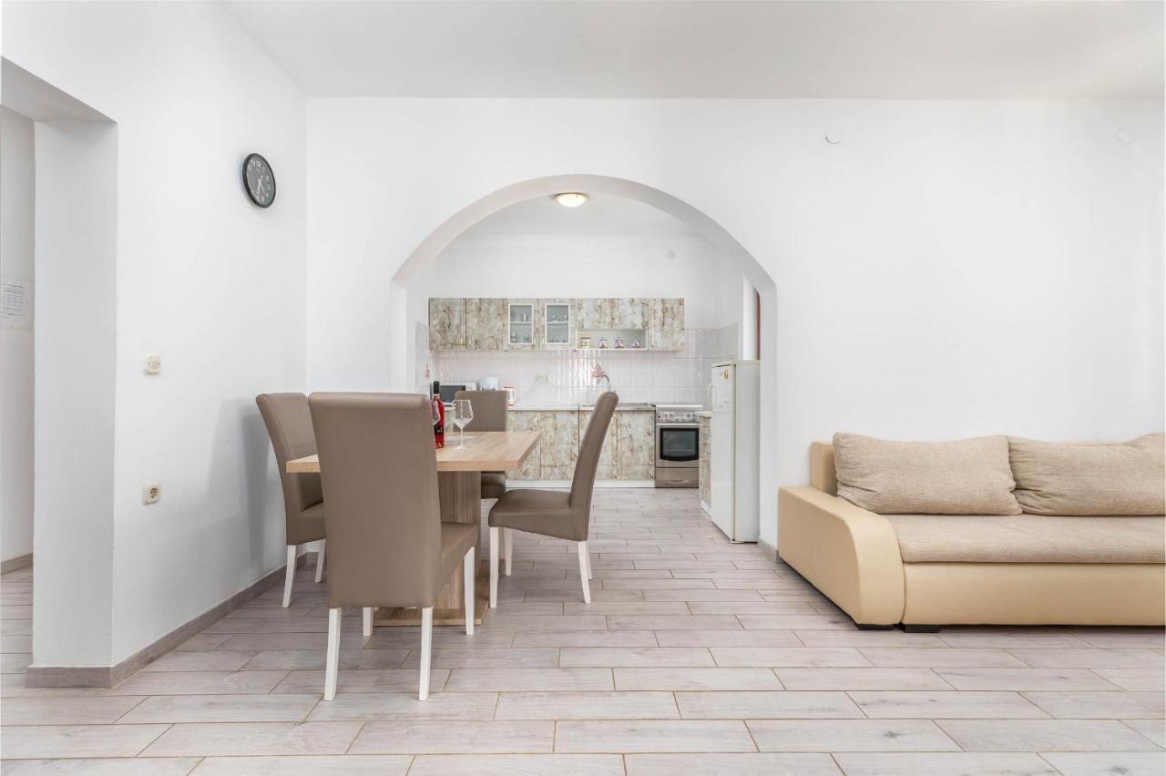 Apartman Mauro Pula Exterior photo